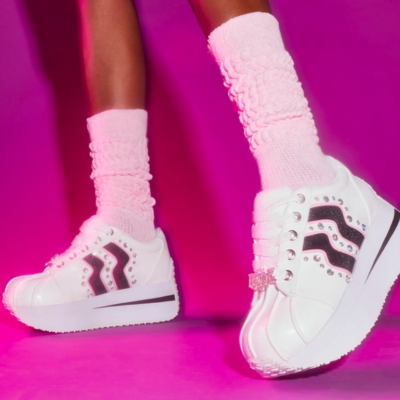 FOREVER DIAMONDZ PLATFORM SNEAKERS

Dollskill x Bratz US7 - Picture 2 of 13